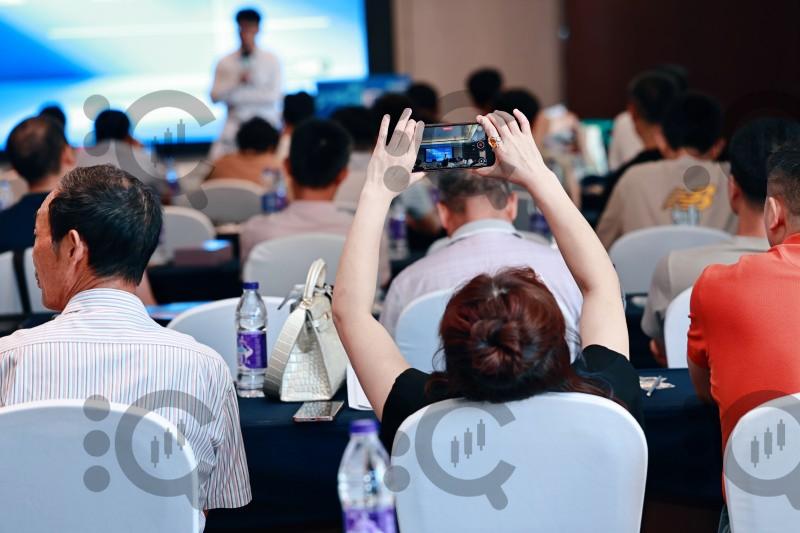 汇客查2025全国线下交易技术峰会重庆站圆满落幕！干货、机遇与惊喜全程拉满